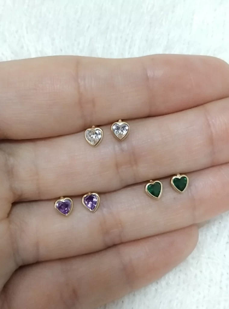 Brinco Baby de Coração com Zircônia