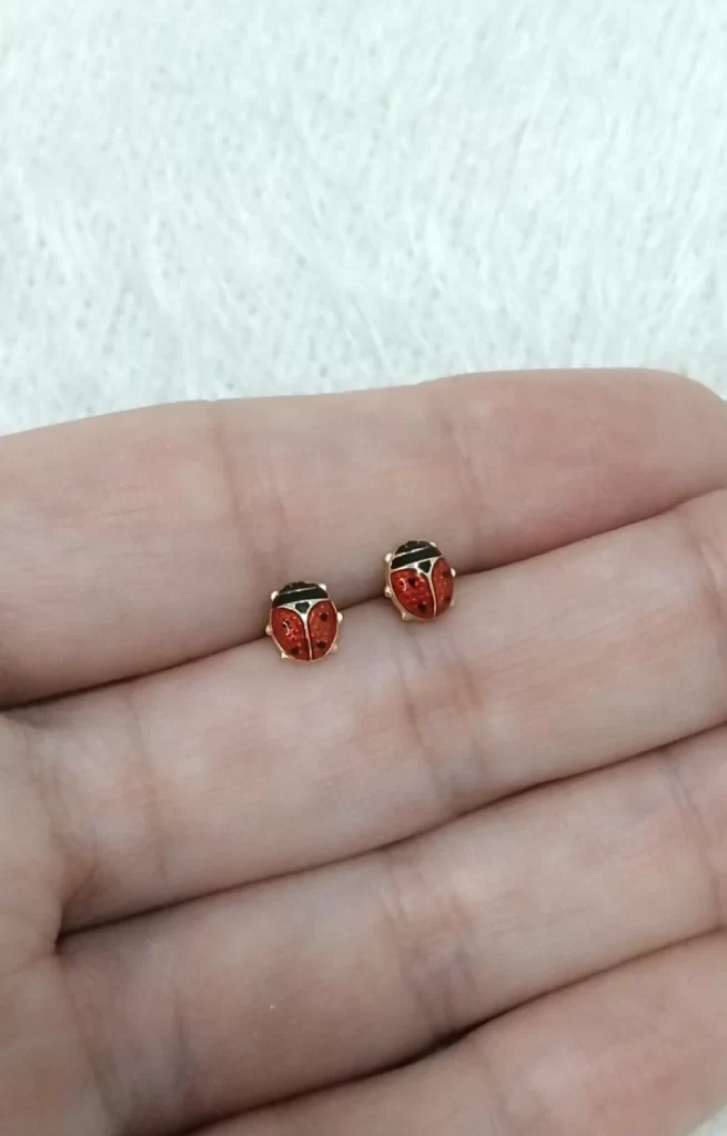 Brinco Baby de Joaninha em Ouro 18k