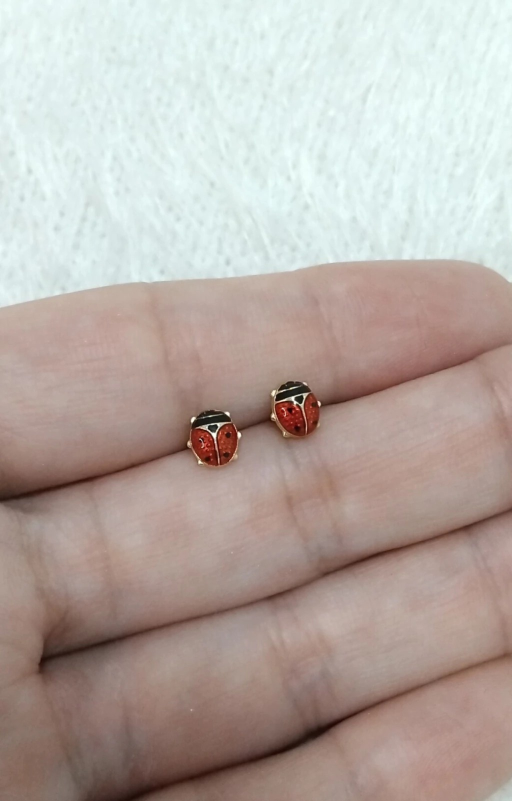 Brinco Baby de Joaninha em Ouro 18k