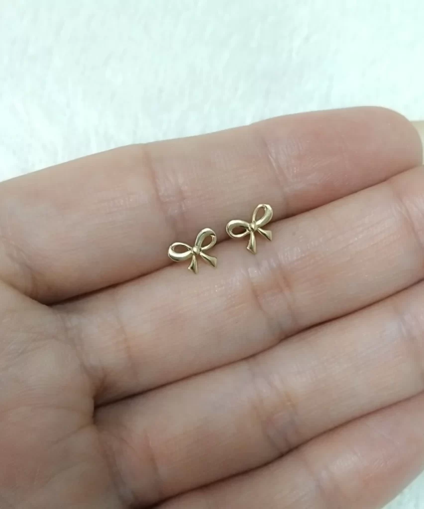 Brinco Baby De Laço Vazado