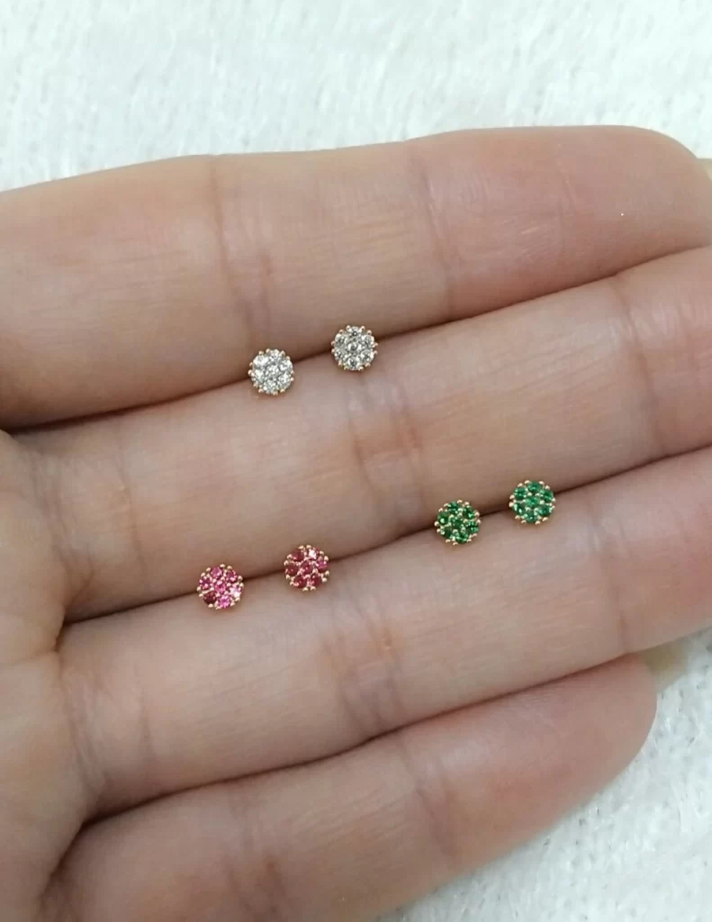 Brinco Baby Cravejado com Zircônia