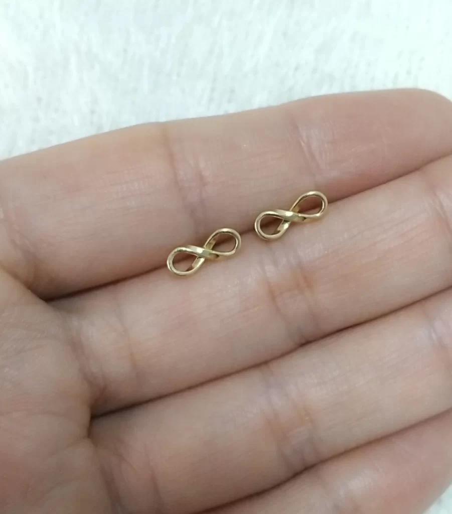 Brinco Baby Infinito Vazado