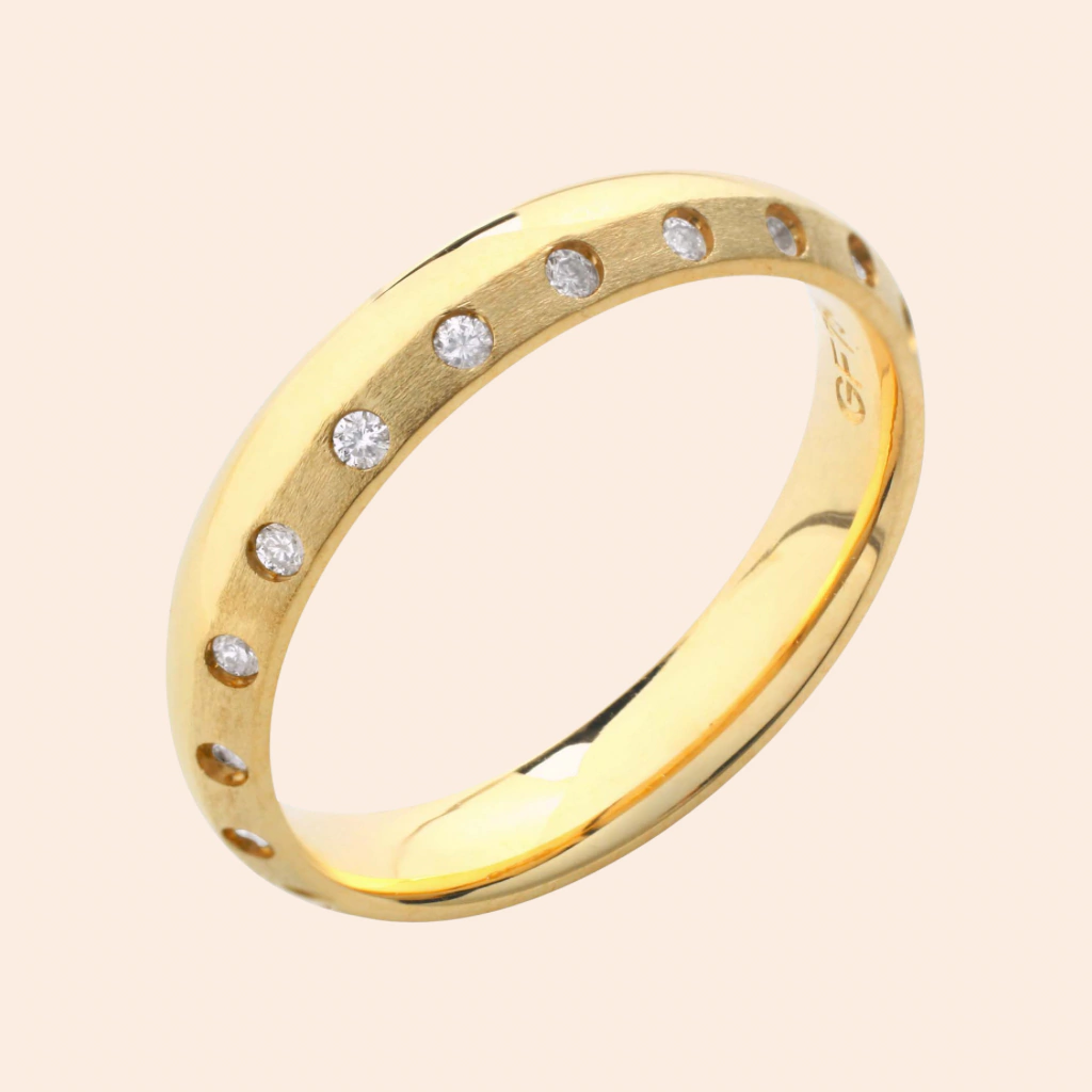 Aliança Chanfrada em Ouro 18k com Brilhantes - Imagem 2