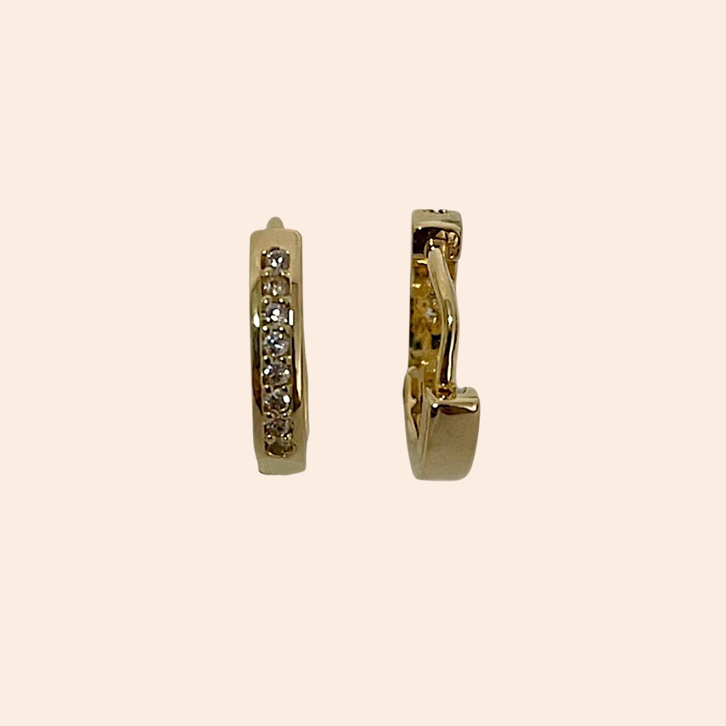 Brinco de Argola com click e pedras Folheado a Ouro