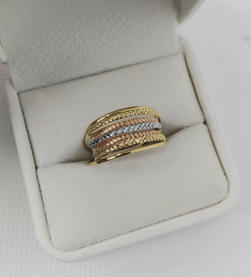 Anel Diamantado 3 Ouros 18K