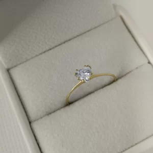 anel-solitario-com-zirconia-de-coracao-ouro-18k