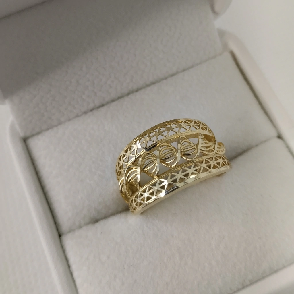 Anel Trabalhado vazado Ouro 18K