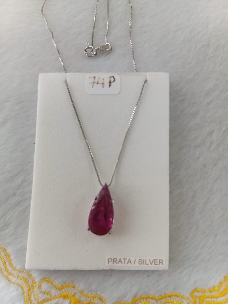 Pingente turmalina rosa em prata 925.